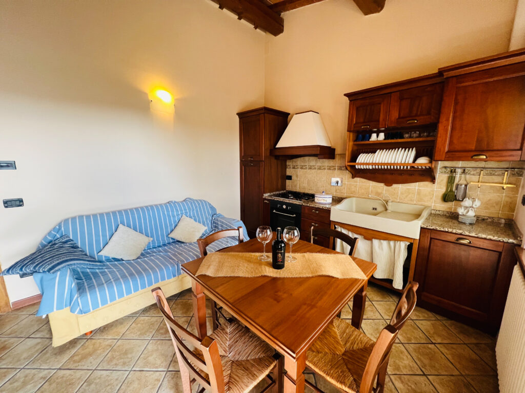 Vacanza in Agriturismo con esperienze uniche in Toscana, vista sul lago di Montedoglio